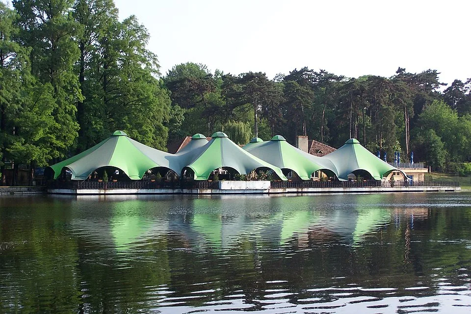 Lakeside landing stage in Nicolae Romanescu Park