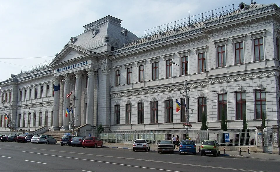 Craiova Art Museum / Jean Mihail Palace context image 1: University of Craiova building.