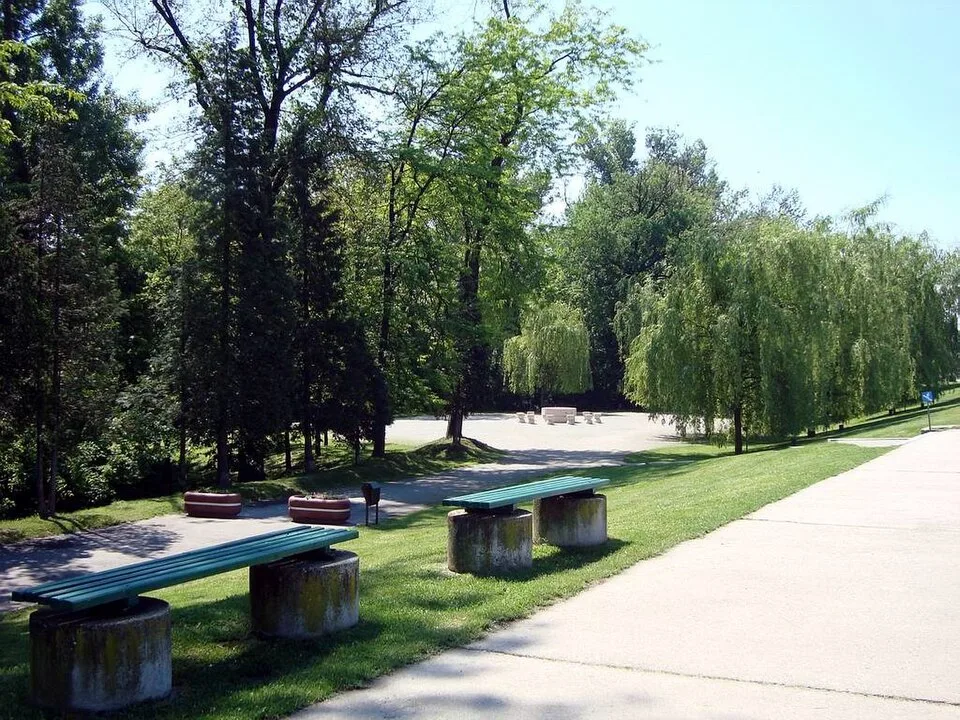 Craiova old centre / Mihai Viteazul Square context image 4: Brâncuși's Table of Silence in Târgu Jiu.
