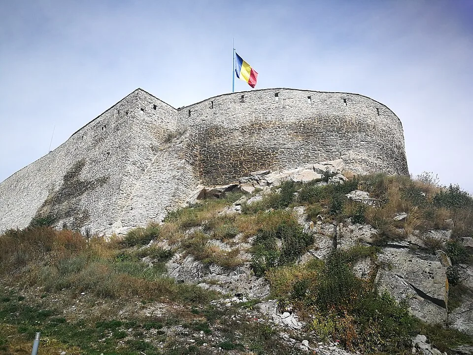 Densuș Church context image 2: Exterior view of Deva Citadel above the town.