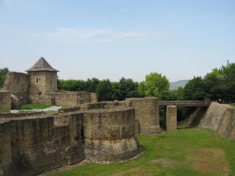 Neamț Fortress, Târgu Neamț context image 2: Eastern side of the Seat Fortress of Suceava.