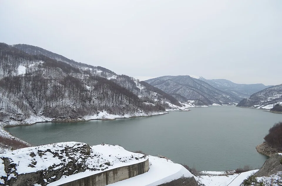 Siriu Lake context image 1: Siriu Lake reservoir.